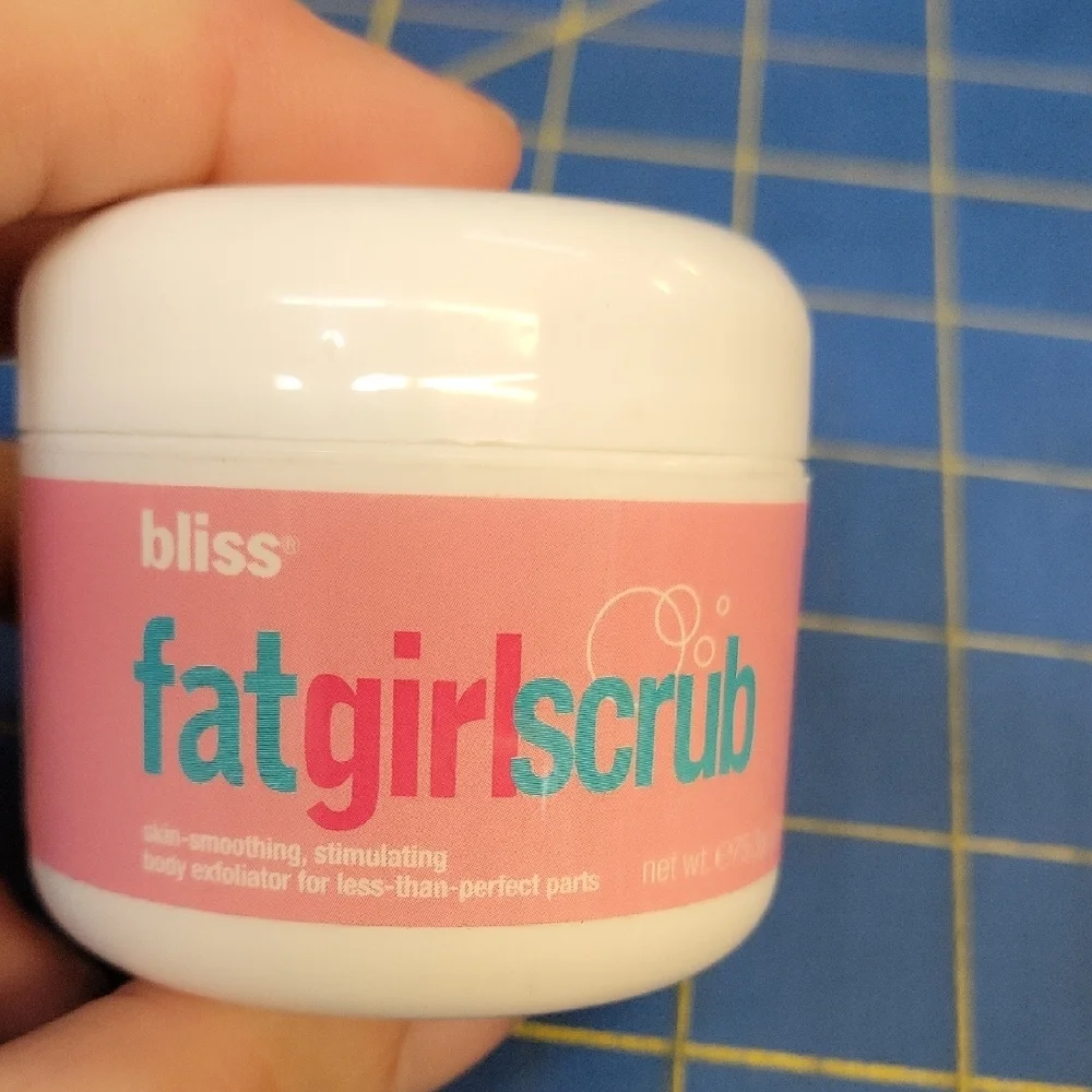 Bliss FatGirlScrub Body Skin Smothing Stimulating Exfoliator 75.3g New Jar